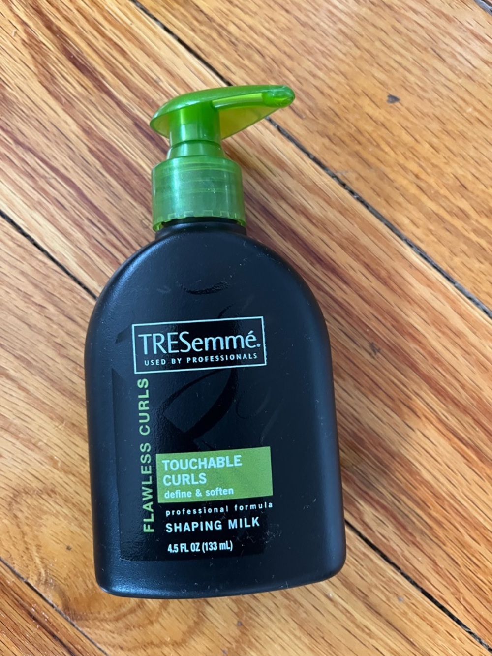 NWOT - Free with purchase- TRESemmé Touchable Curls Shaping Milk — Green